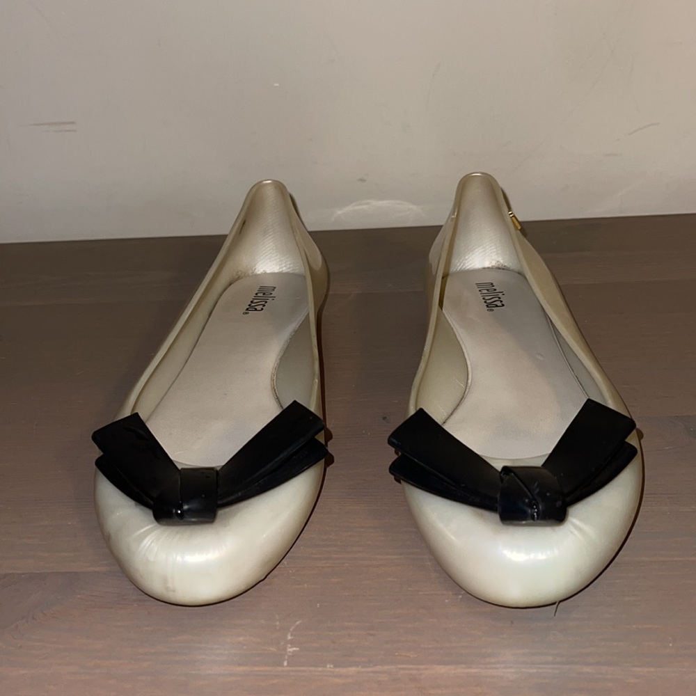 Melissa Pearlescent White Rubber Flats - Women’s Size 8 - Picture 5 of 11